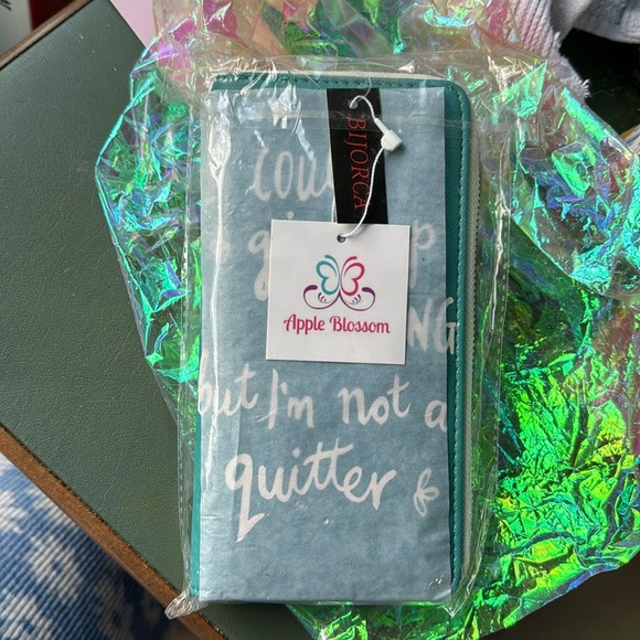 Shopping Addiction 🤩 - Picture 5 of 5